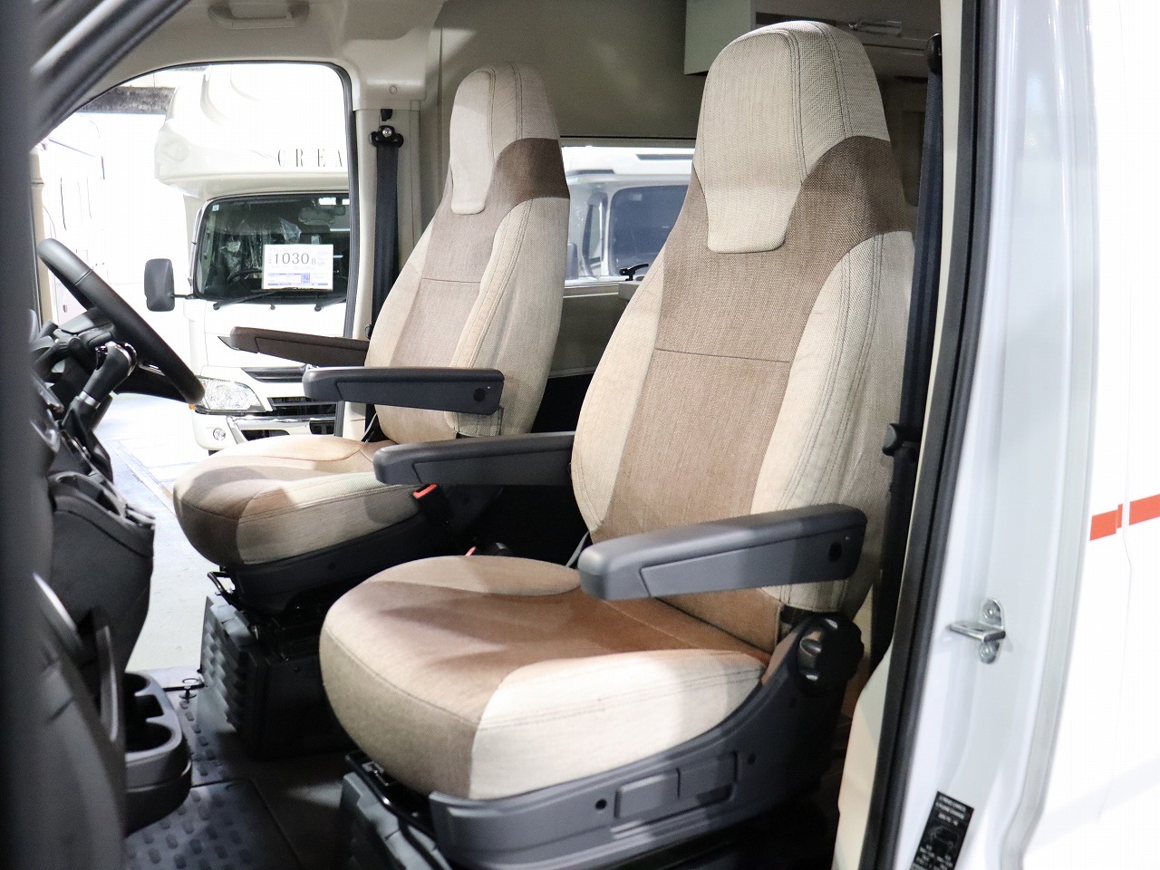 キャンピングカーバンコン