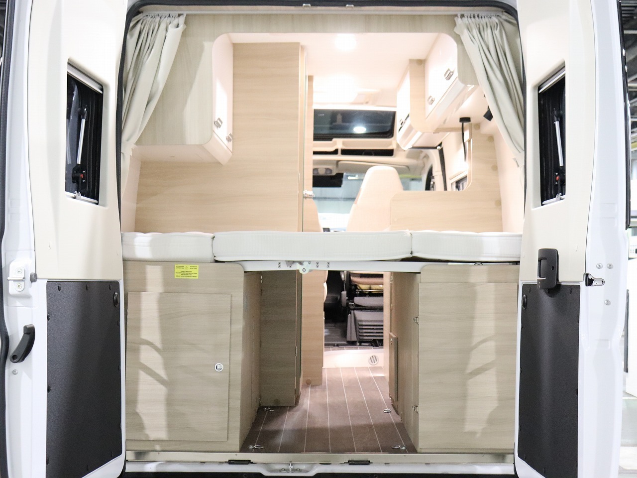 キャンピングカーバンコン