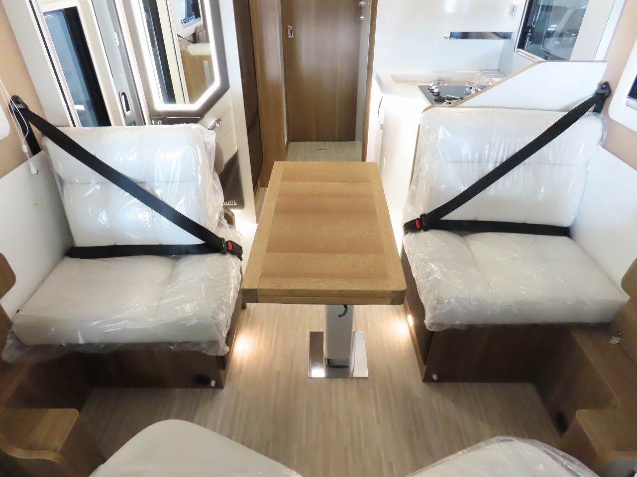 キャンピングカーバスコン