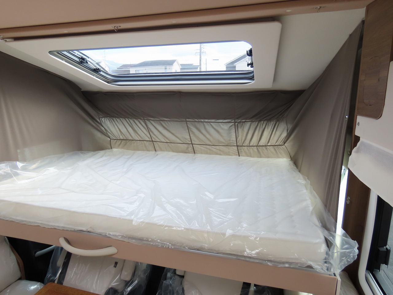 キャンピングカーバスコン