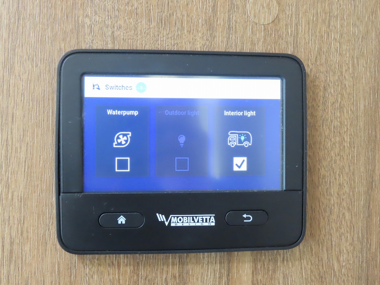 キャンピングカーバスコン