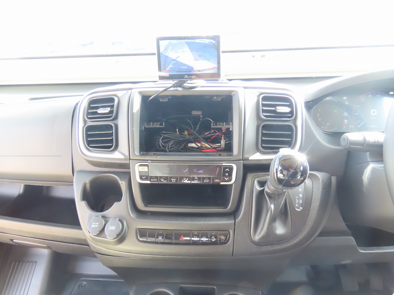 キャンピングカーバスコン