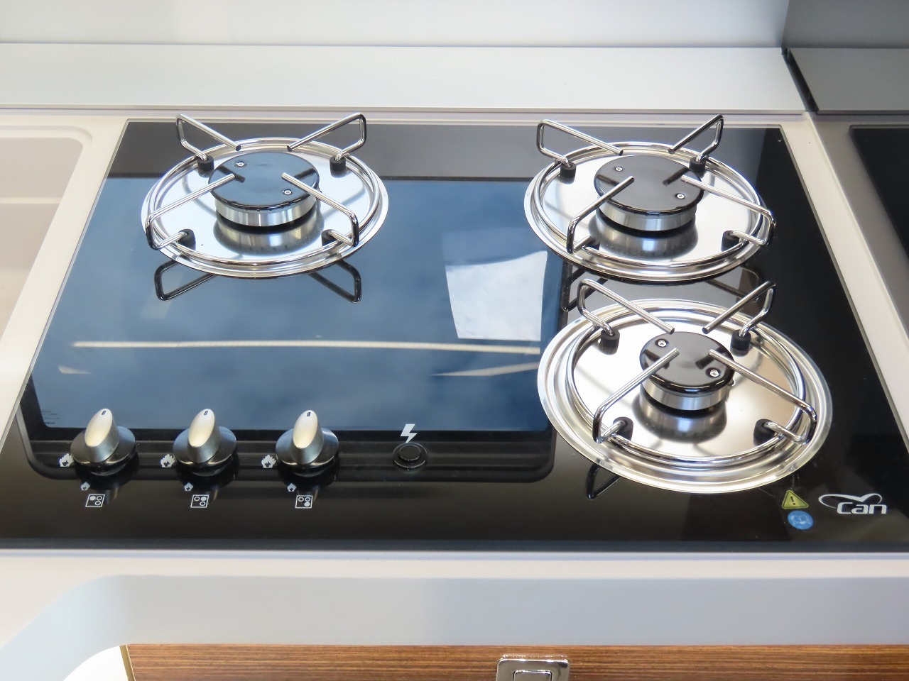 キャンピングカーバスコン