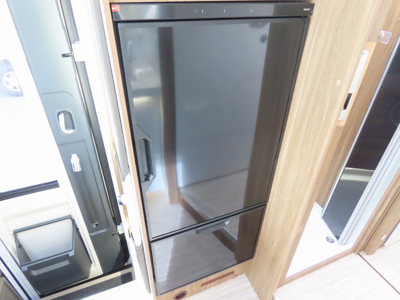 キャンピングカーバスコン