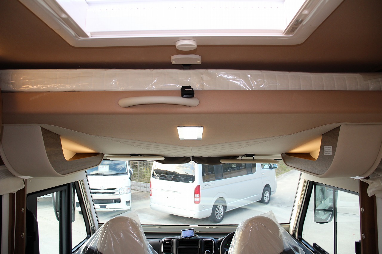 キャンピングカーバスコン