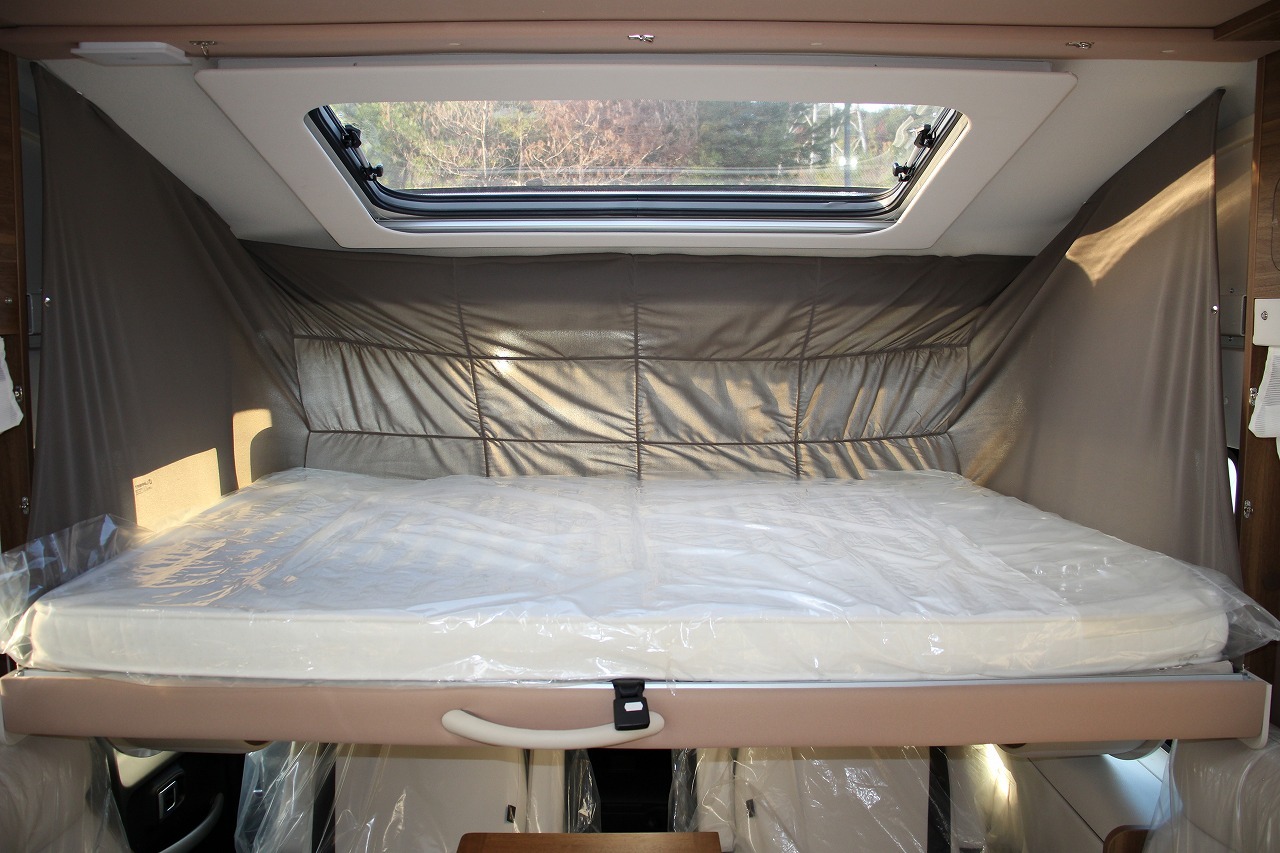 キャンピングカーバスコン