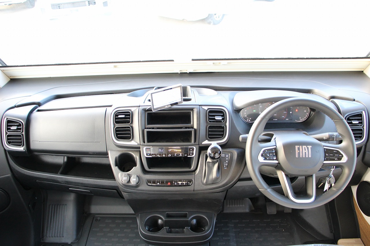 キャンピングカーバスコン