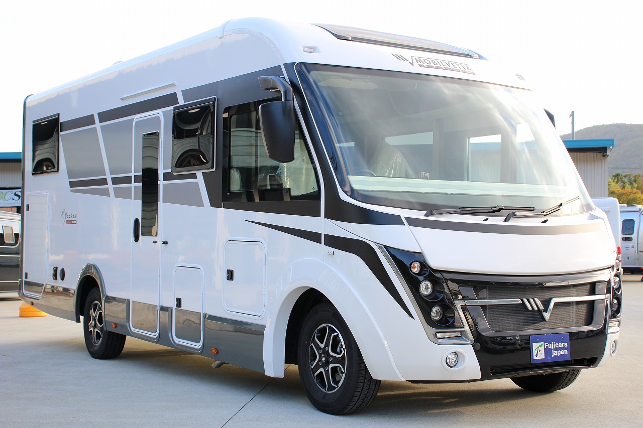 キャンピングカーバスコン