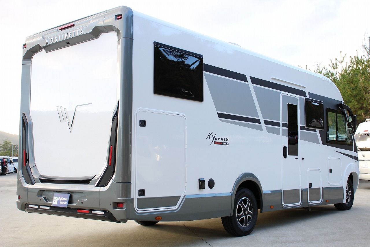 キャンピングカーバスコン