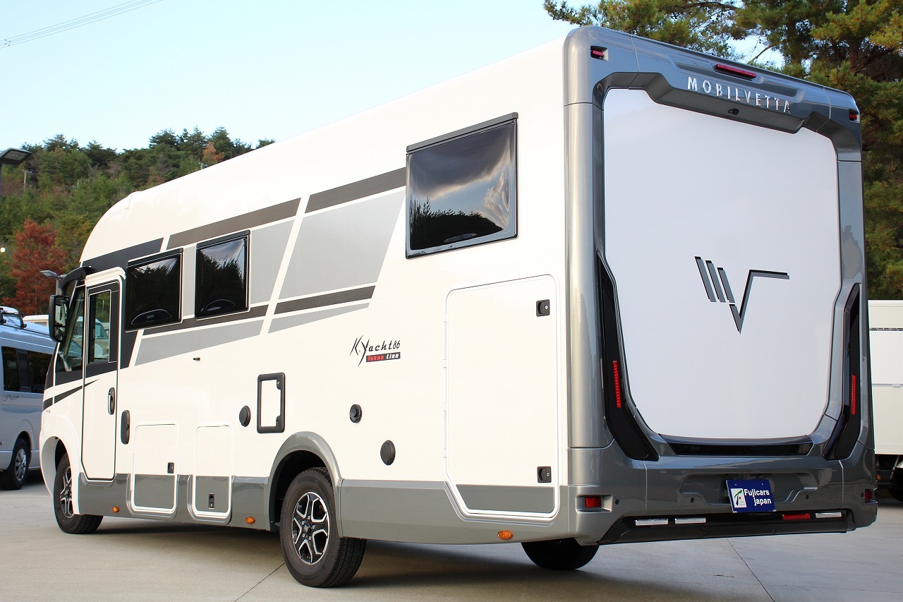 キャンピングカーバスコン