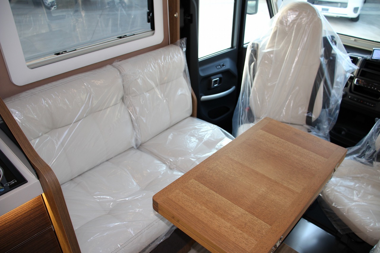 キャンピングカーバスコン