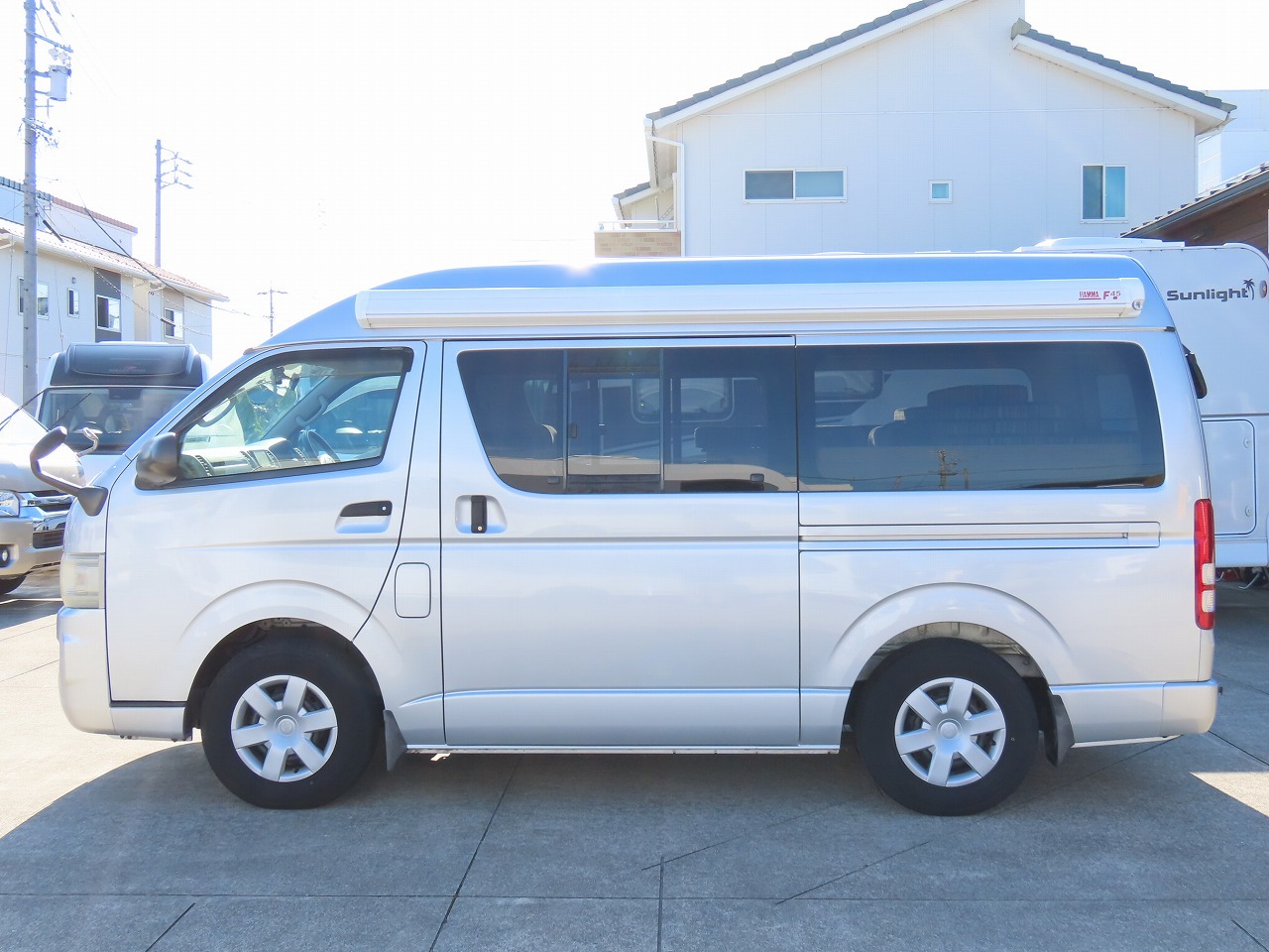 キャンピングカーバンコン