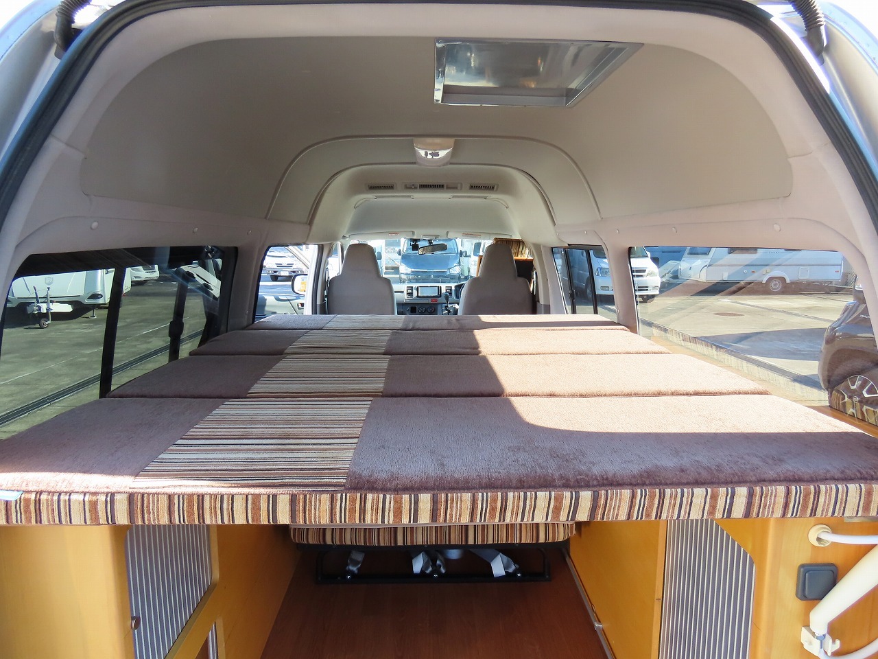 キャンピングカーバンコン