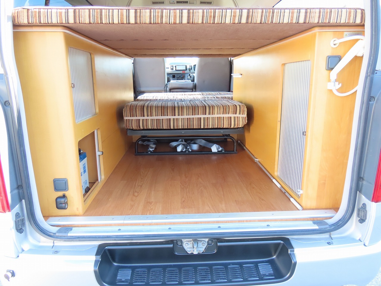 キャンピングカーバンコン