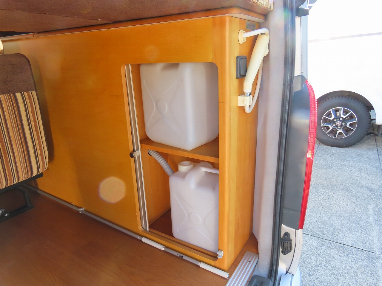 キャンピングカーバンコン