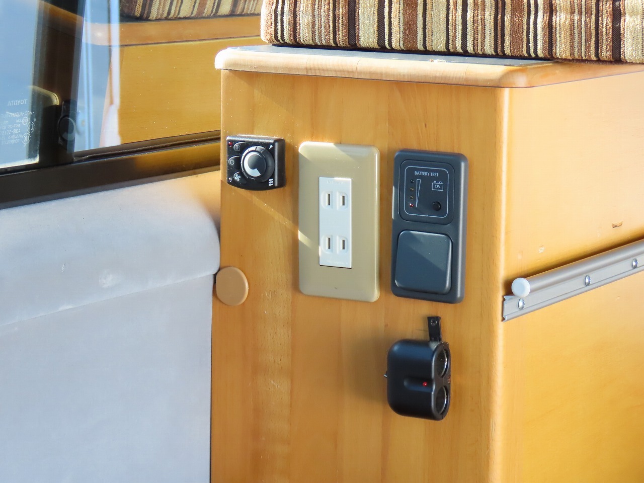 キャンピングカーバンコン