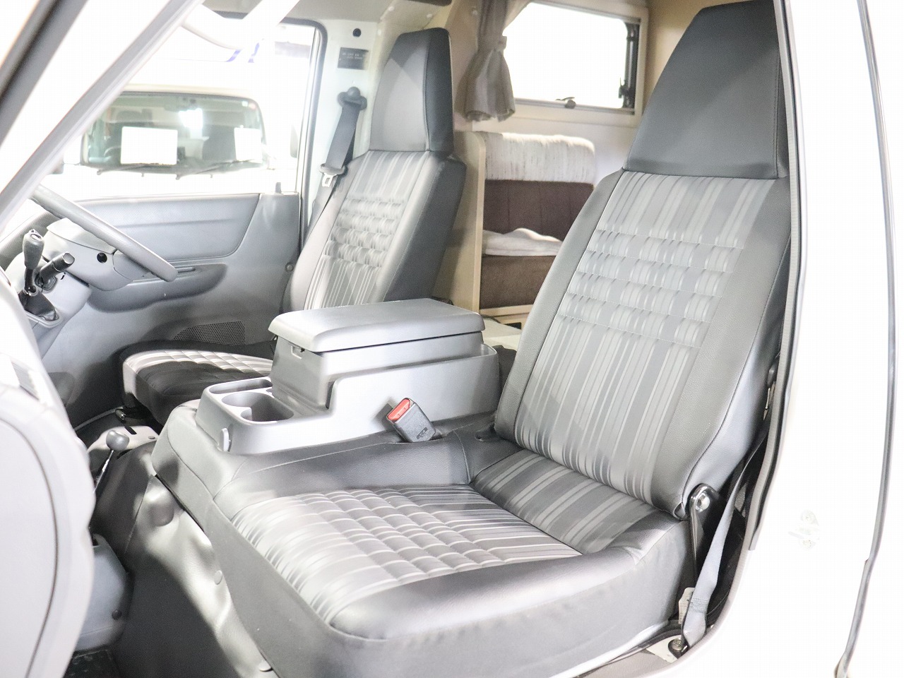 キャンピングカーキャブコン