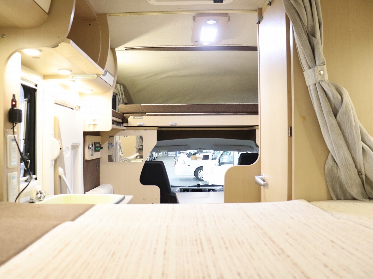 キャンピングカーキャブコン