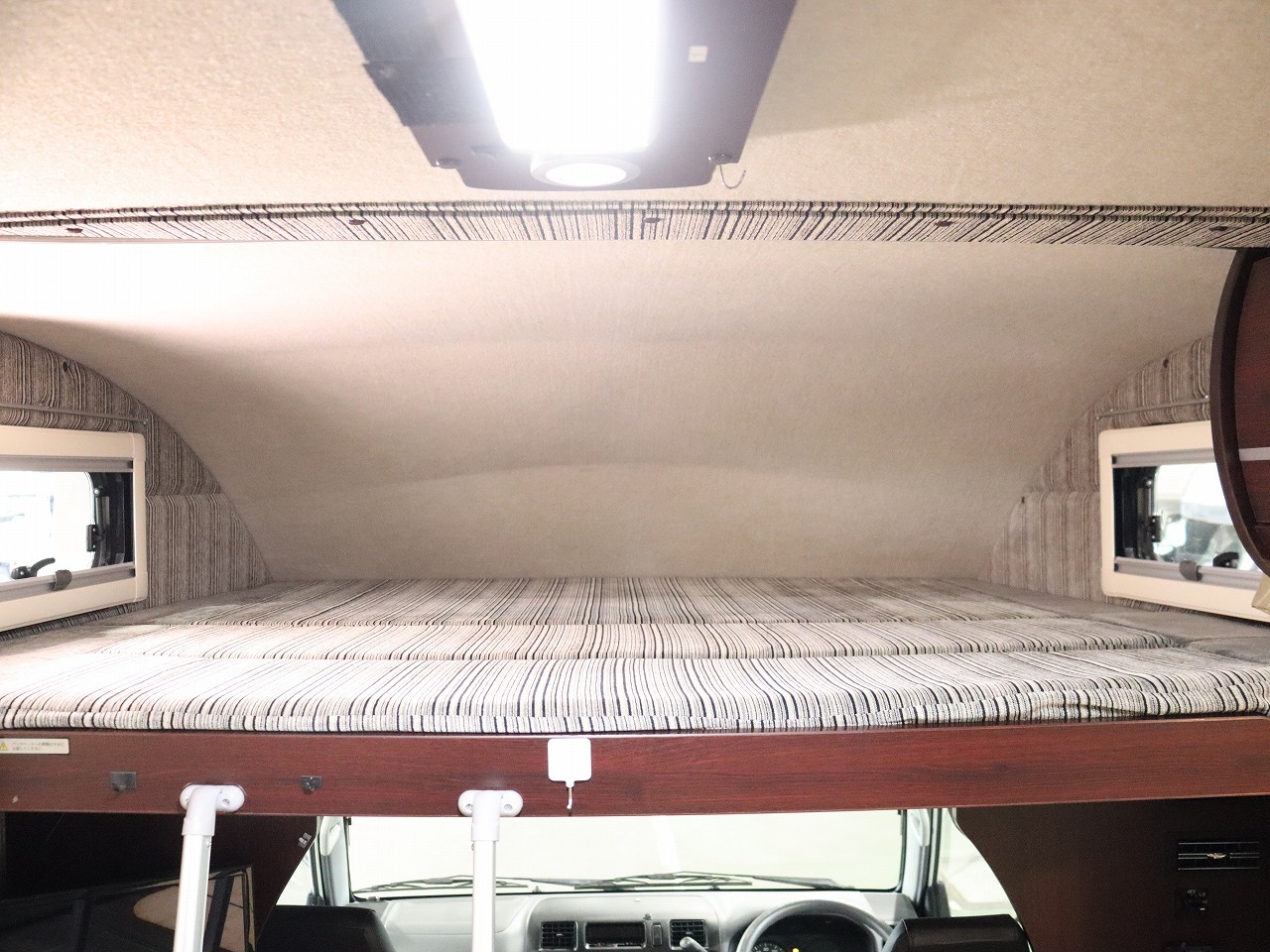 キャンピングカーキャブコン