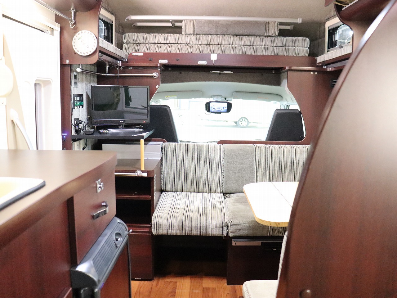 キャンピングカーキャブコン