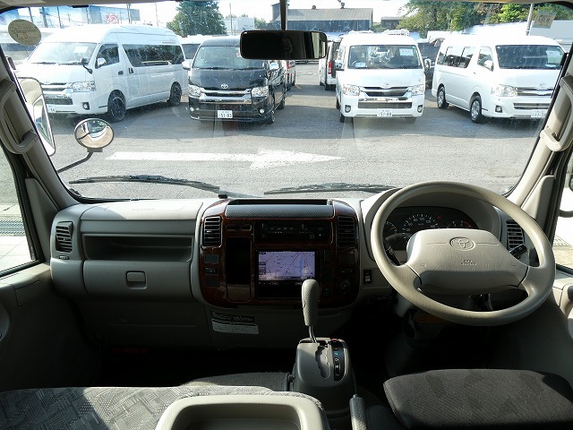 キャンピングカーキャブコン