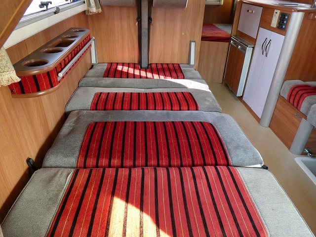 キャンピングカーキャブコン