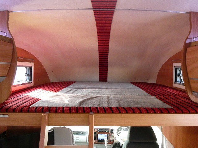 キャンピングカーキャブコン