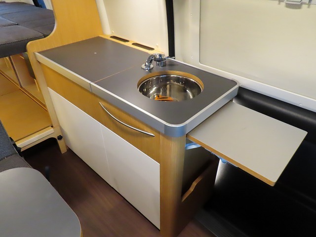 キャンピングカーバンコン