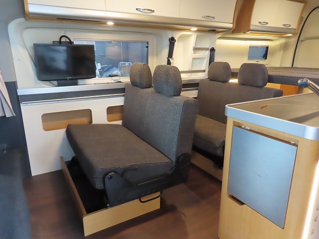 キャンピングカーバンコン