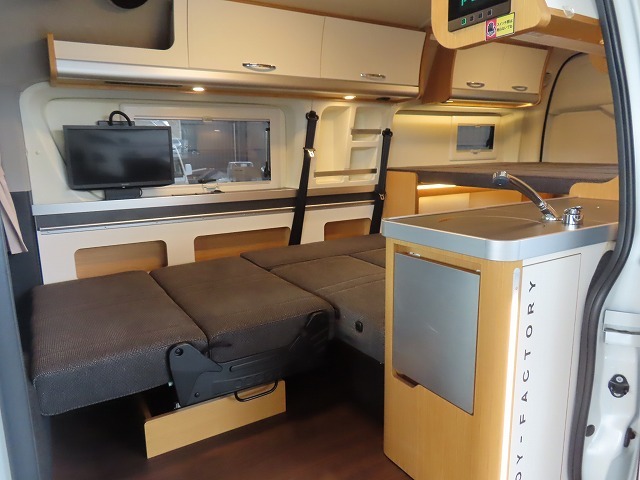 キャンピングカーバンコン