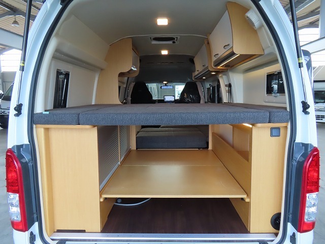 キャンピングカーバンコン