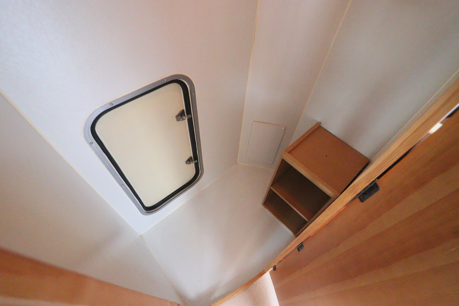 キャンピングカーキャブコン