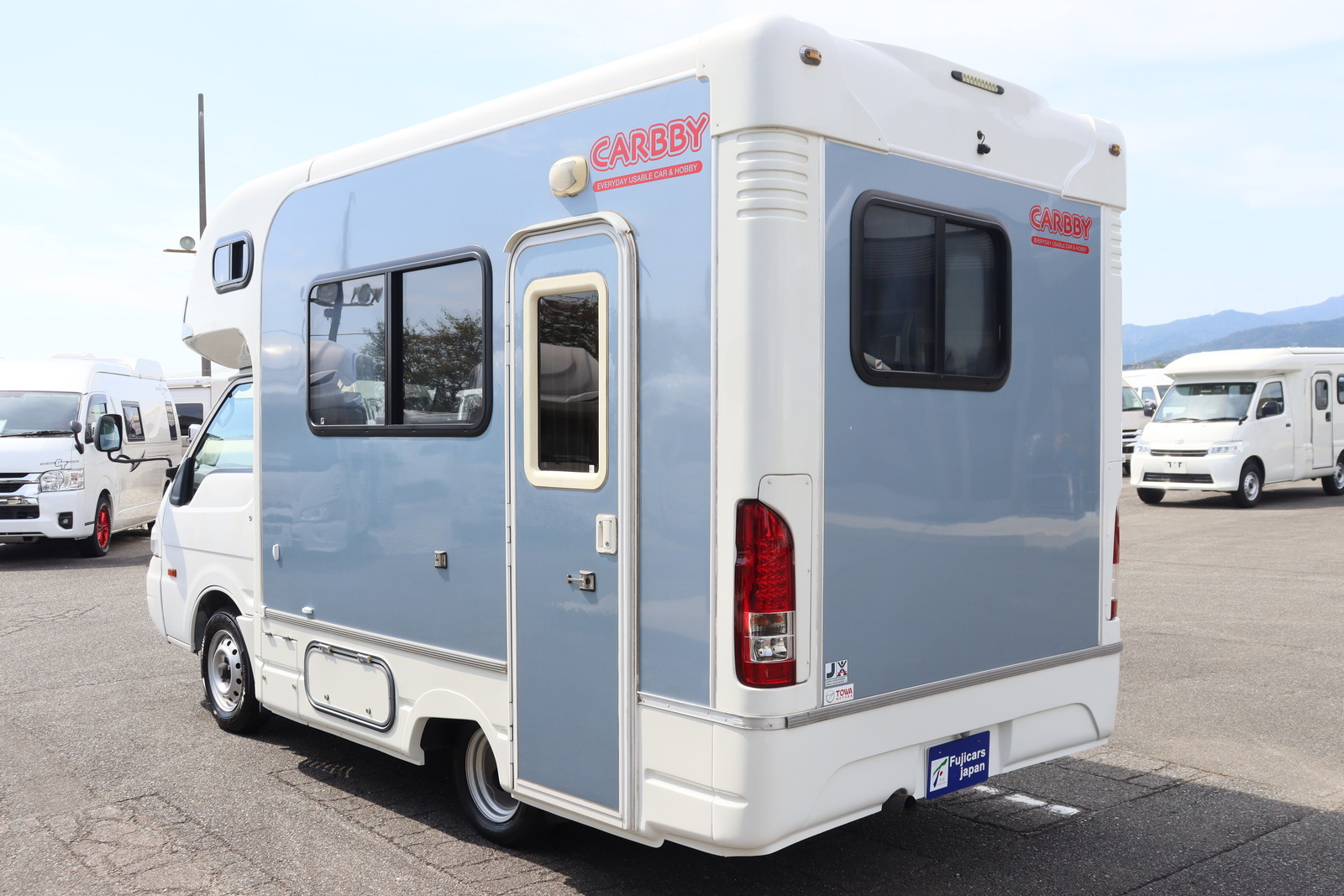 キャンピングカーキャブコン