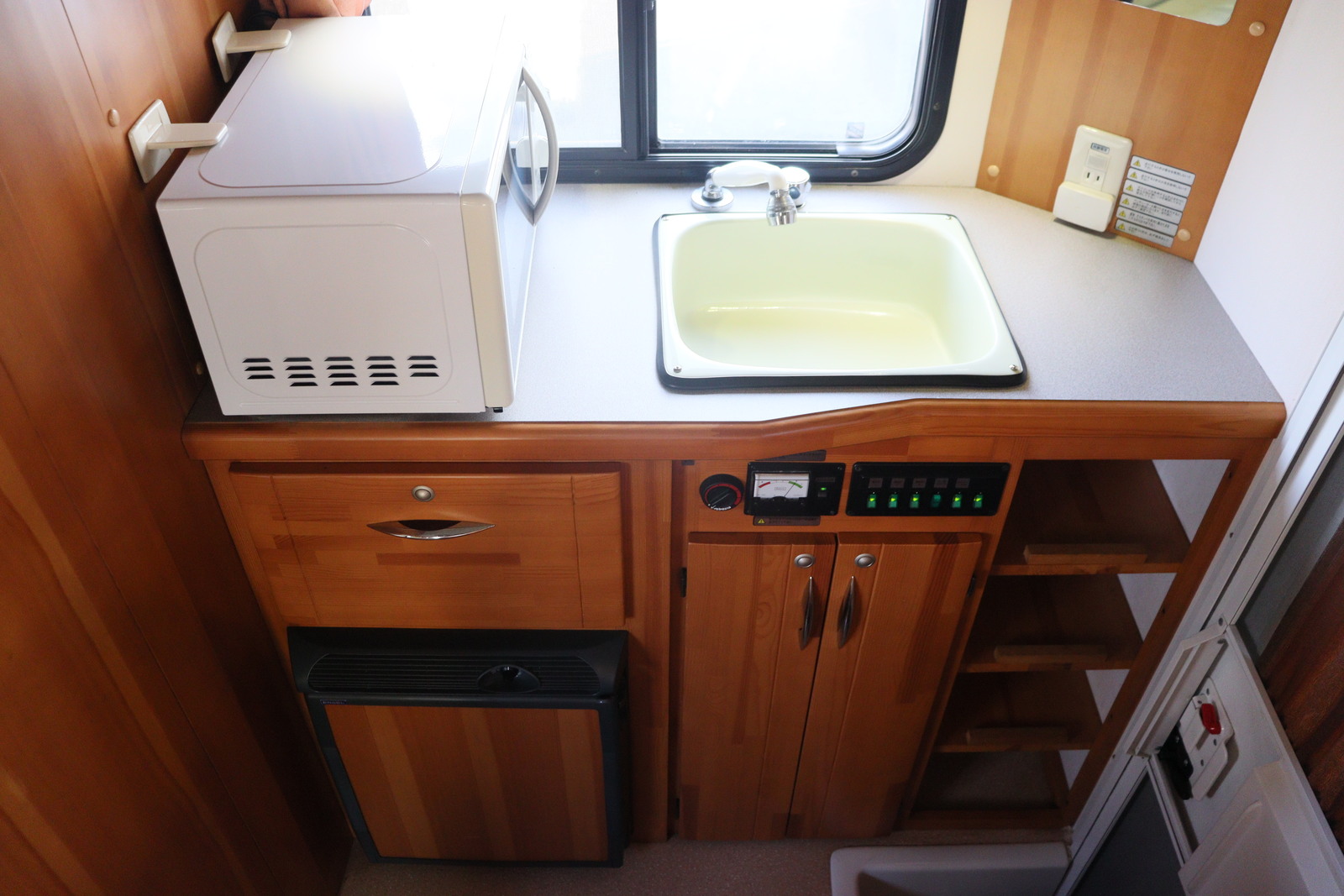 キャンピングカーキャブコン