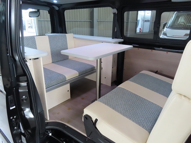 キャンピングカーバンコン