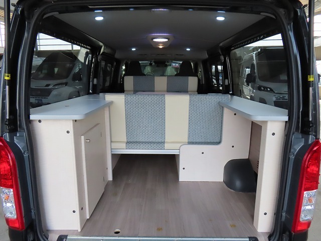 キャンピングカーバンコン