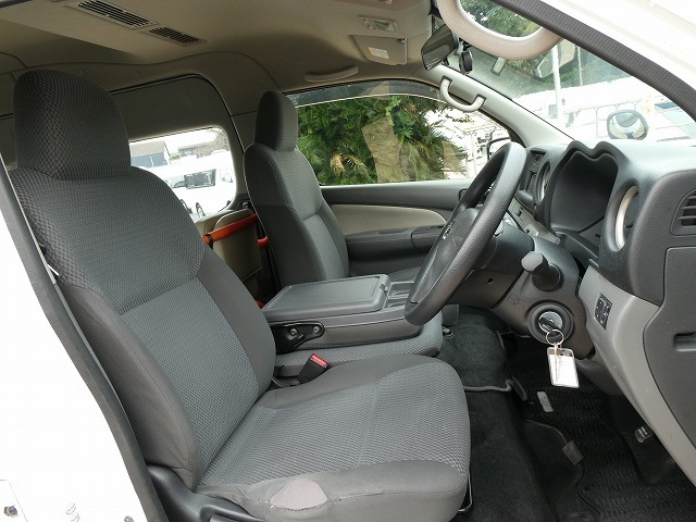 日産NV350キャラバン