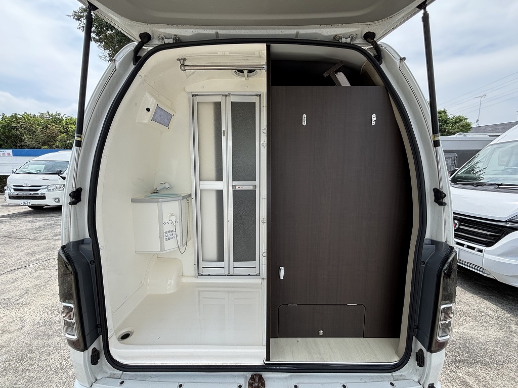 キャンピングカーバンコン