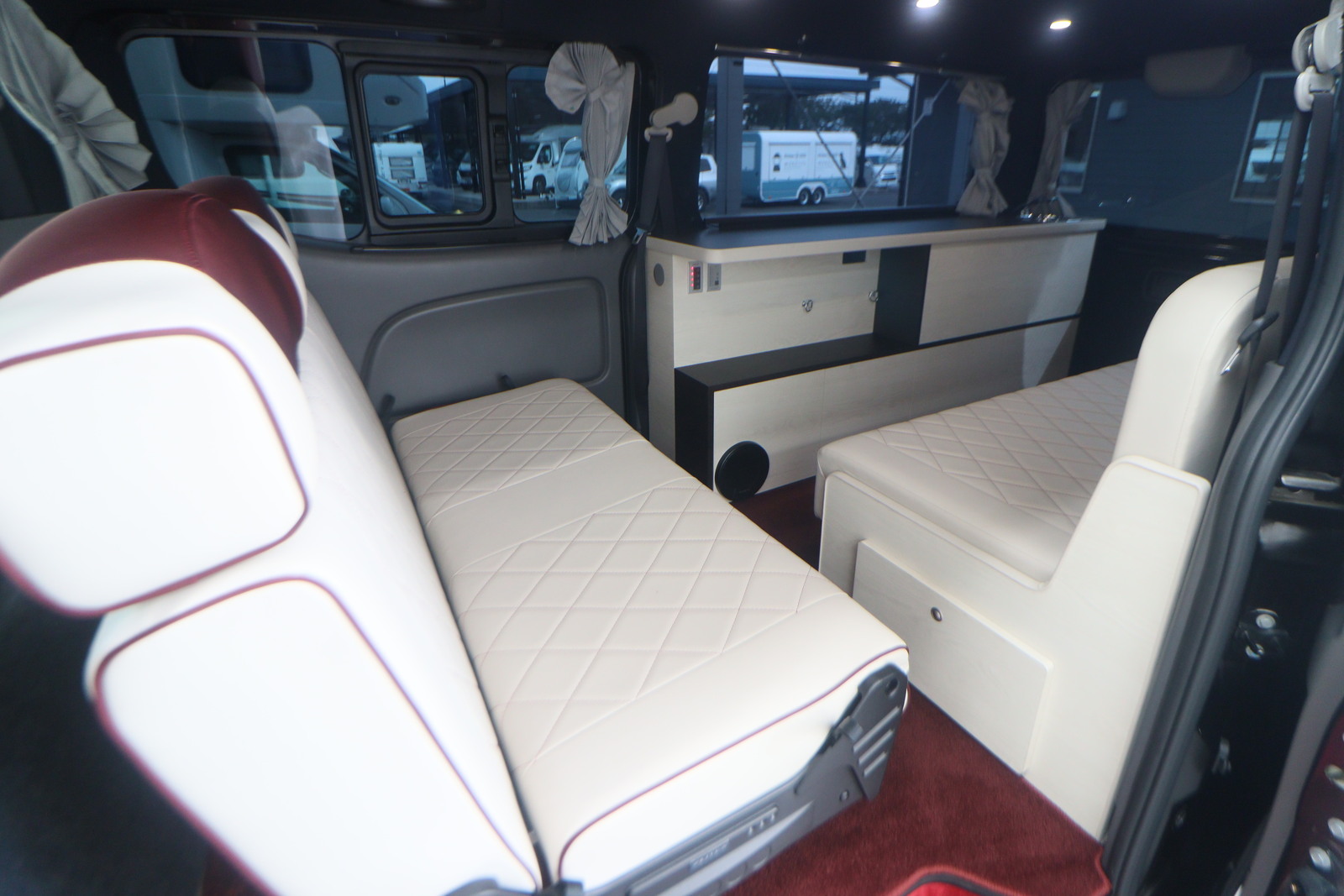 キャンピングカーバンコン