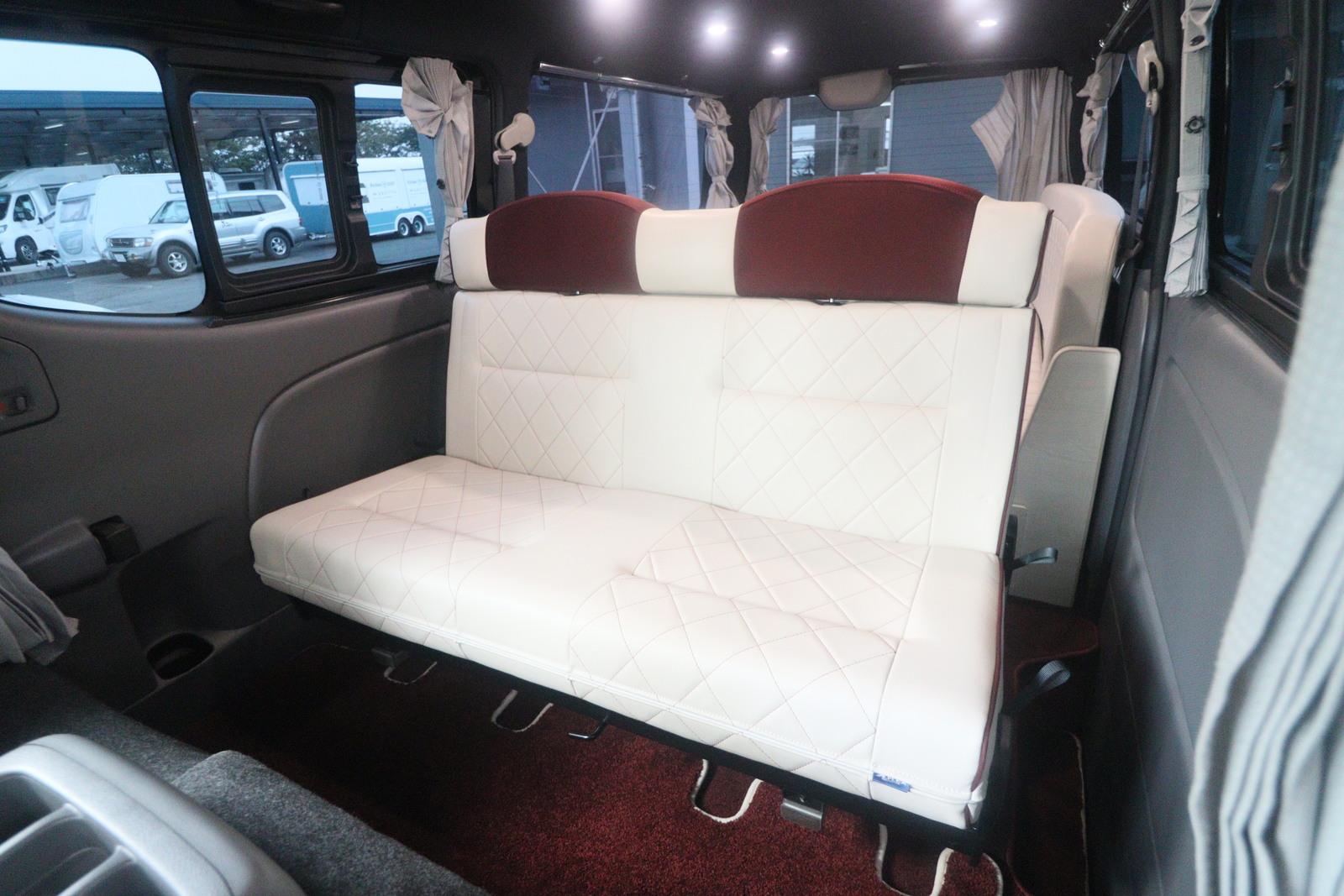 キャンピングカーバンコン