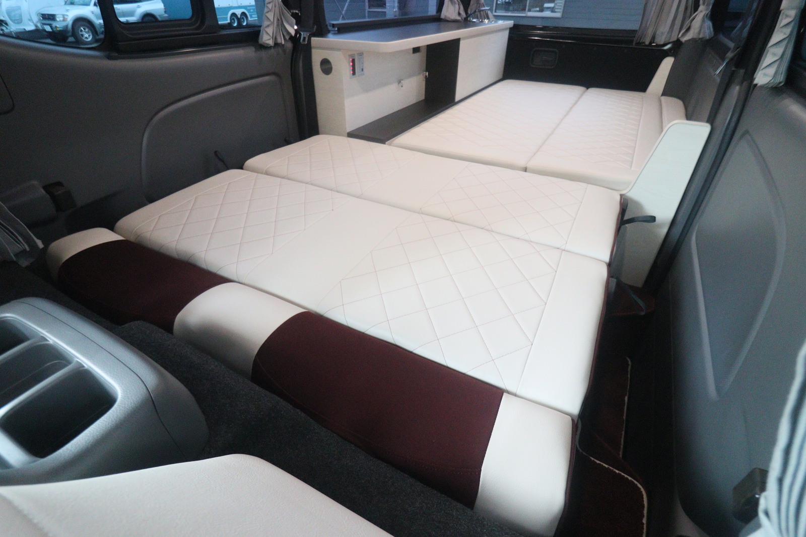 キャンピングカーバンコン