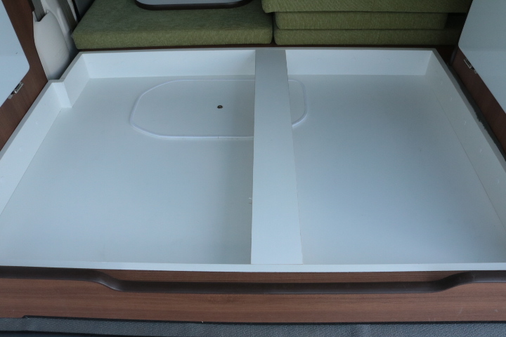 キャンピングカー軽キャンパー