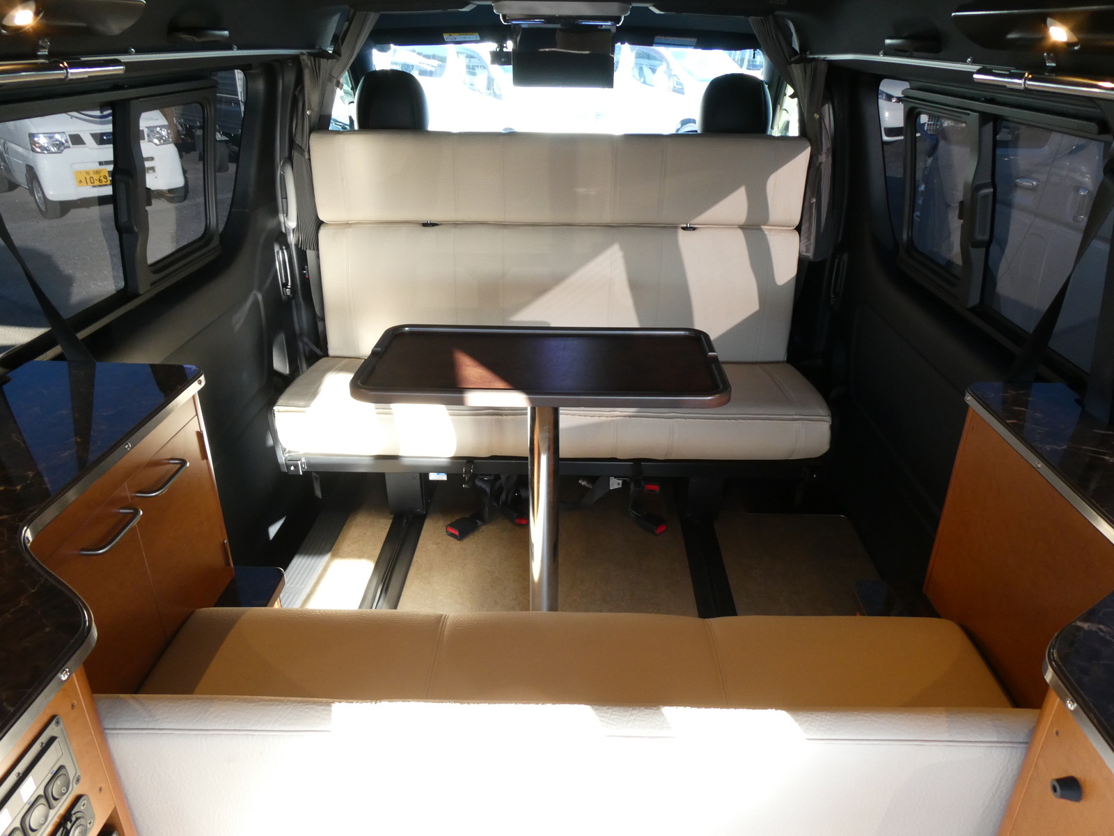 キャンピングカーバンコン