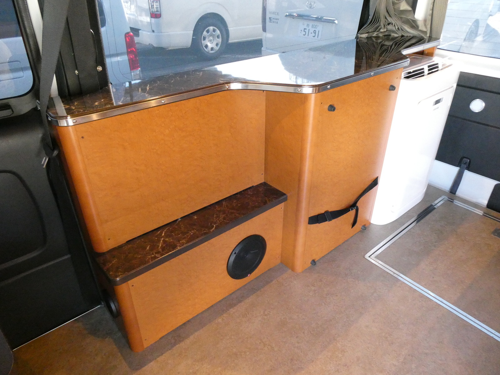 キャンピングカーバンコン