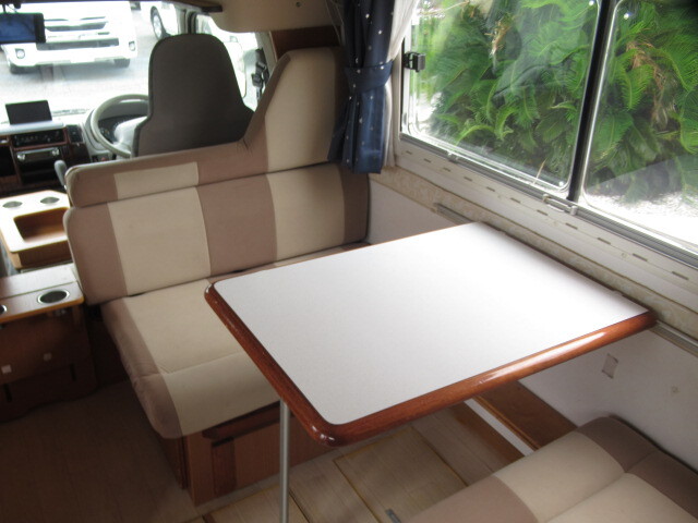 キャンピングカーキャブコン