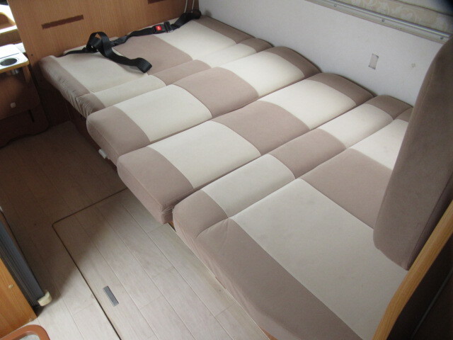 キャンピングカーキャブコン