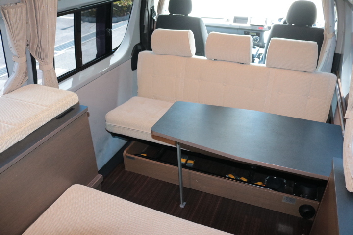 キャンピングカーバンコン