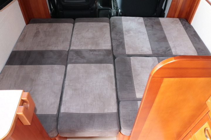 キャンピングカーキャブコン