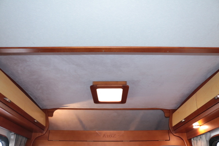 キャンピングカーキャブコン