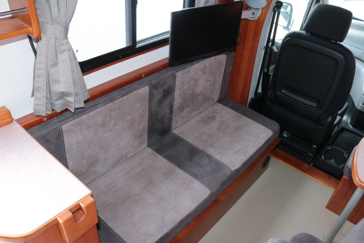 キャンピングカーキャブコン